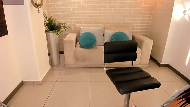 MariaHerrera  online show from April 26, 11:35 pm