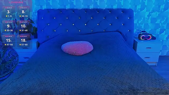 SuzannaWild online show from February 12, 8:27 am