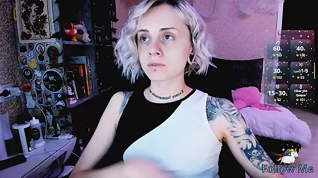 NaniMoore online show from November 5, 8:25 pm