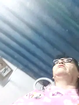 clarita 01 online show from April 21, 10:33 am