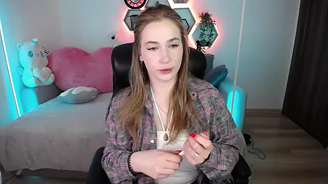 SabrinViolet online show from April 26, 8:12 am