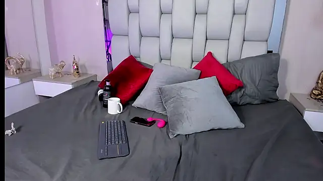 SusanBenett online show from January 10, 10:25 pm