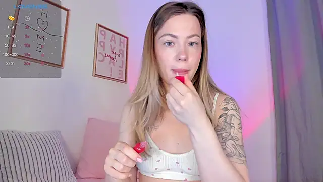 damn cutie online show from March 9, 7:33 am