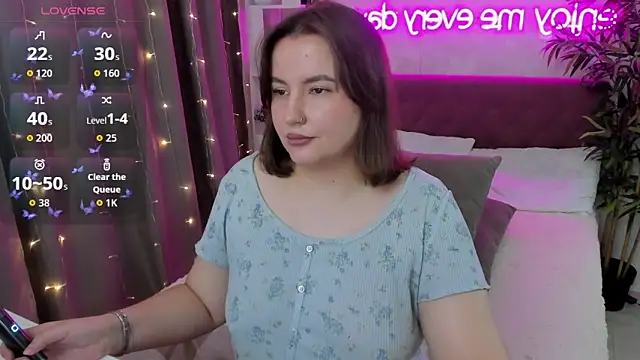 FeralPeach online show from October 8, 5:12 am