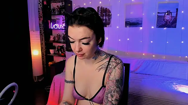 Snapshot of Magic_Allie chatting on September 12, 6:14 am Magic Allie online show from September 12, 6:14 am