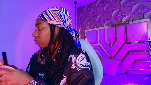 Queen perla  online show from April 23, 12:29 pm