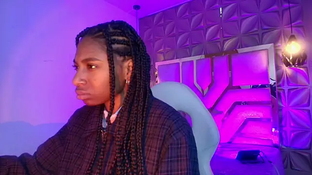 Queen perla  online show from April 28, 12:31 pm