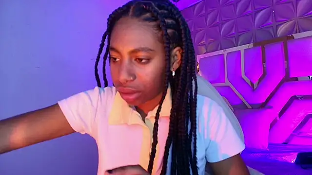 Queen perla  online show from April 26, 1:42 pm