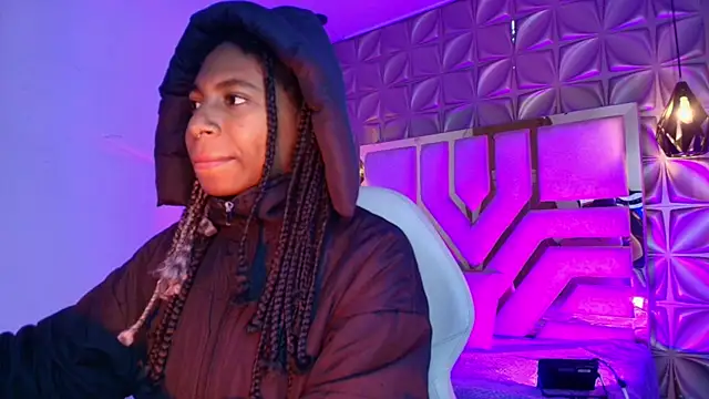 Queen perla  online show from April 22, 12:13 pm