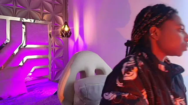 Queen perla  online show from February 11, 11:44 am