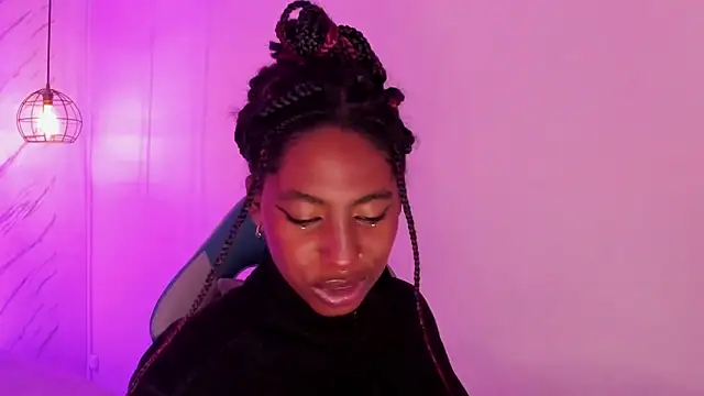 Snapshot of Queen_perla_ chatting on September 9, 1:33 pm Queen perla online show from September 9, 1:33 pm