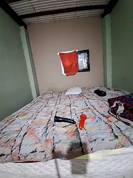 Michellluxo online show from April 4, 5:12 pm