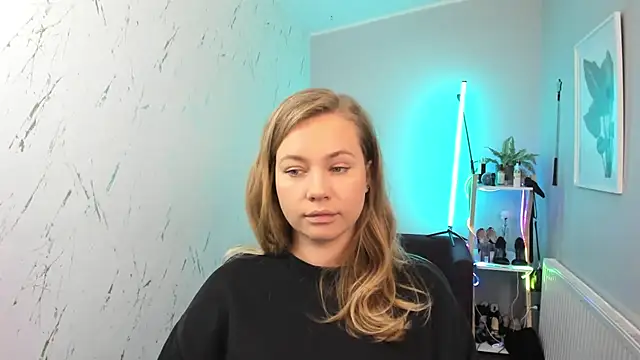 holly xglam online show from October 6, 4:56 pm