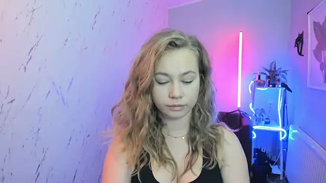 holly xglam online show from October 23, 6:14 pm