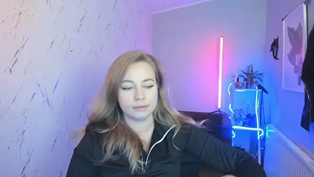 holly xglam online show from October 16, 6:54 pm