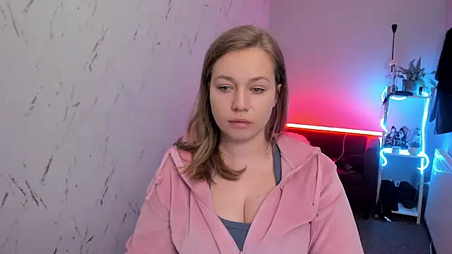 holly xglam online show from April 16, 8:08 pm