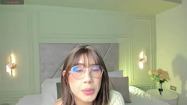  Miss Kimm online show from November 15, 11:00 am