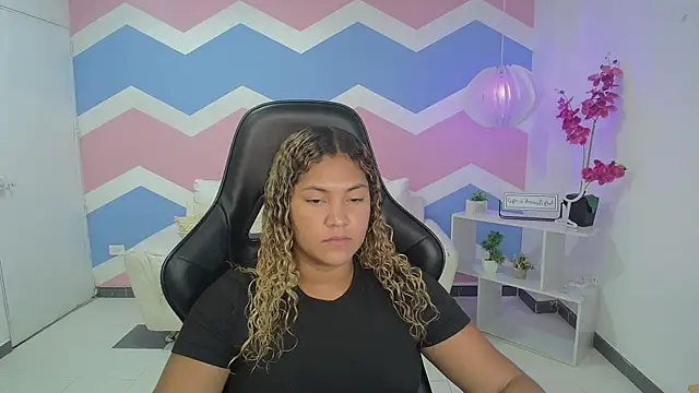 Cristal War online show from April 24, 10:01 pm