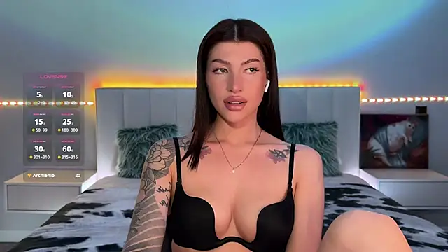 ellie miu online show from June 11, 11:45 pm
