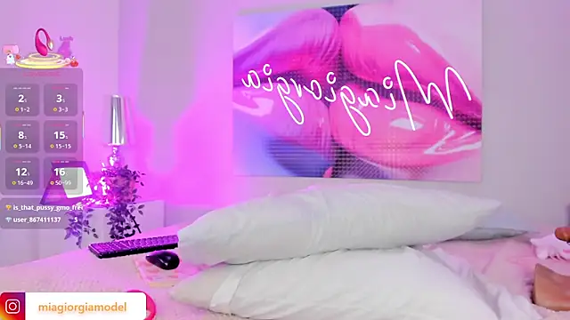 Miagiorgia  online show from April 24, 6:33 pm