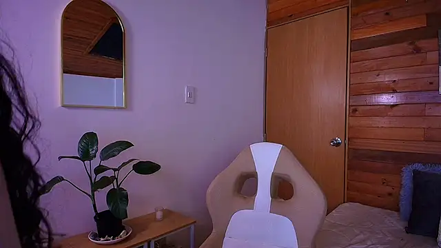 amber curly online show from April 27, 8:28 pm