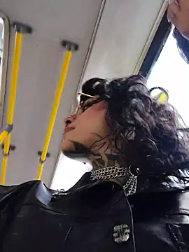 taaylor33 online show from January 7, 8:12 pm