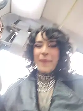 taaylor33 online show from January 16, 9:00 pm