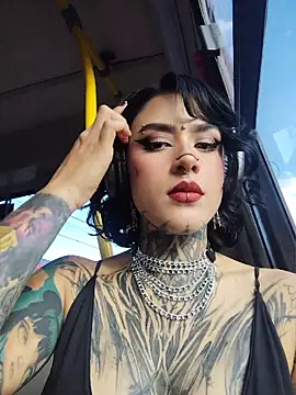 taaylor33 online show from April 8, 9:50 pm