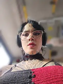 taaylor33 online show from June 5, 9:21 pm