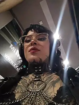 taaylor33 online show from May 16, 12:35 am