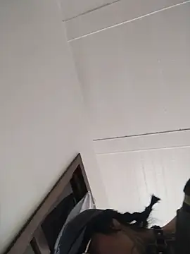 taaylor33 online show from April 25, 8:17 pm