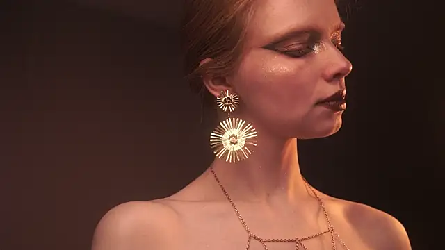 ginger hugs online show from January 14, 10:04 pm