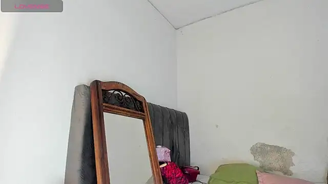 Snapshot of latinaStepmom chatting on September 9, 11:26 pm latinaStepmom online show from September 9, 11:26 pm