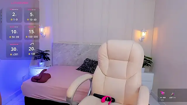 EmilyWalker11 online show from September 23, 3:48 am