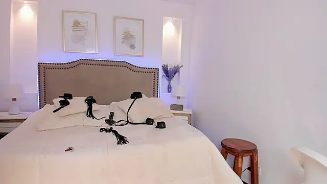 RACHEL EV online show from April 22, 7:27 am