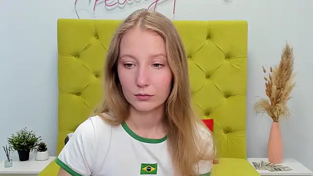 LolaWilsons online show from April 22, 7:49 am