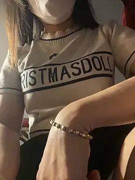 Tuongvy05 online show from May 2, 4:10 pm