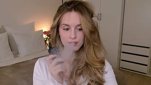 RozzitaBedberry online show from February 13, 3:13 pm