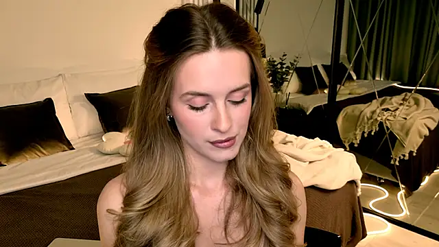 RozzitaBedberry online show from April 19, 12:16 pm