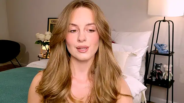 RozzitaBedberry online show from September 17, 1:09 pm