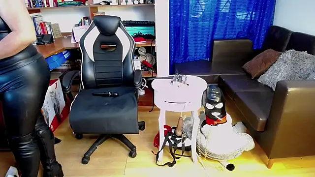 LiaTaylorr online show from September 23, 12:36 pm