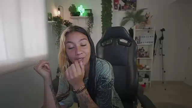 blvckbabyweed07 online show from May 10, 3:14 pm