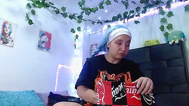 the lesbian game online show from April 7, 6:21 pm