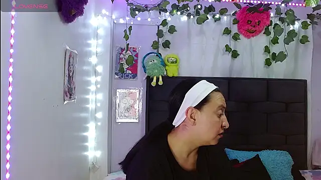 the lesbian game online show from April 28, 7:18 pm