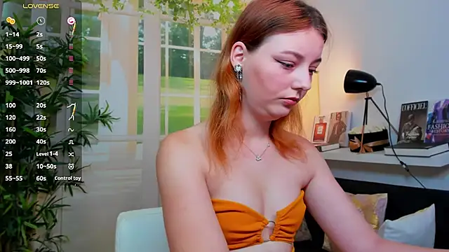 pretty little thing online show from September 13, 12:13 pm