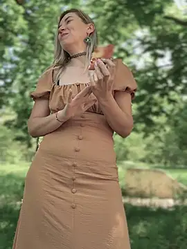 Crazy-Rosa online show from April 29, 6:27 am