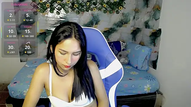 Emma-mae online show from March 5, 2:46 pm