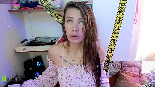 sweetlittlelisa online show from October 4, 7:07 pm