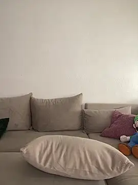 belle98 online show from April 27, 2:58 pm