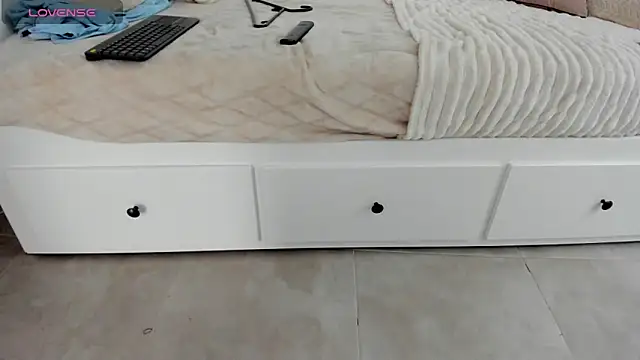 manely1 online show from February 14, 7:05 pm